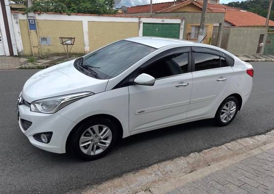 HYUNDAI HB20S 1.6 PREMIUM 16V FLEX 4P AUTOMÁTICO HYUNDAI HB20S 1.6 PREMIUM 16V FLEX 4P AUTOMÁTICO